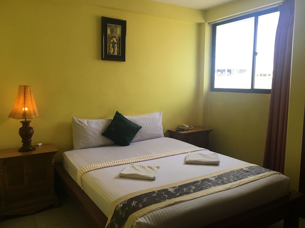 Standard Double Room - Photo 6