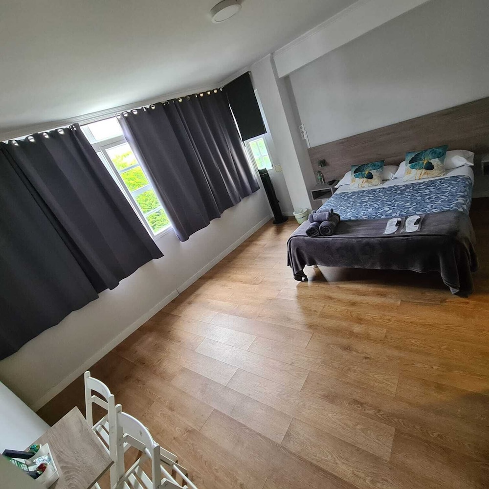 Double (1 bed) with private bathroom - Photo 1