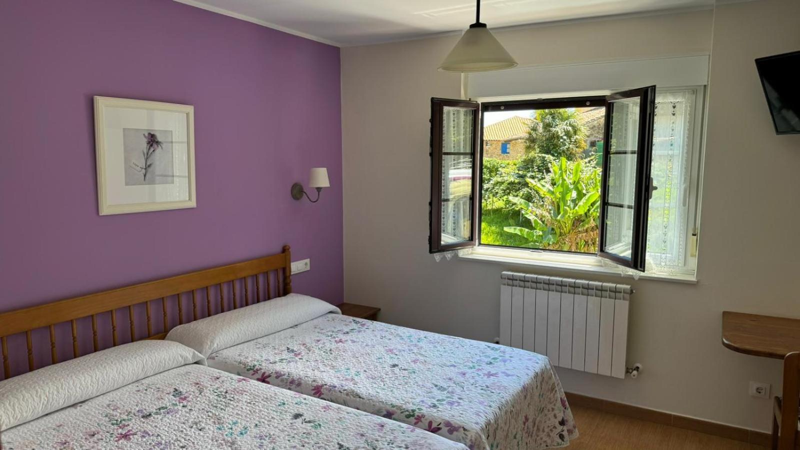 Double or Twin Room with Private Bathroom photo 2