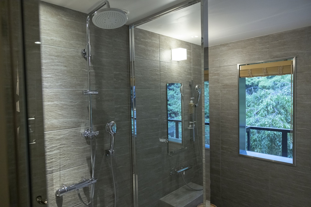 Executive Suite Twin, Non Smoking - Photo 16