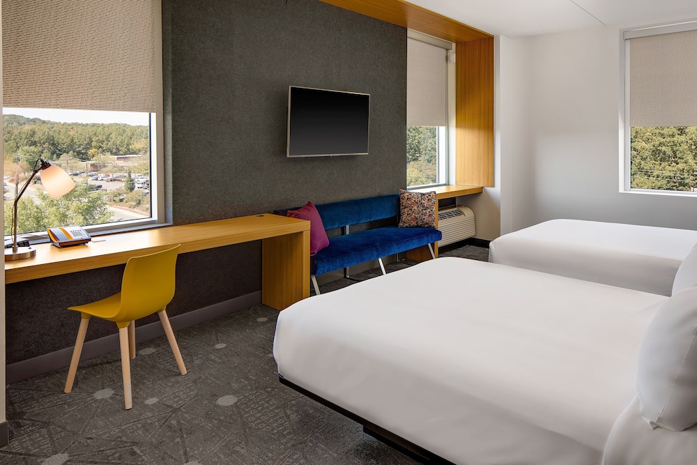 Room, 2 Queen Beds - Photo 2