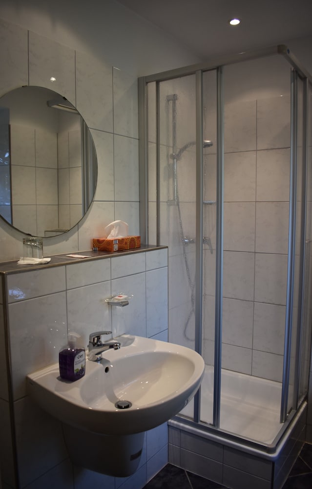 Deluxe Single Room, Private Bathroom photo 3