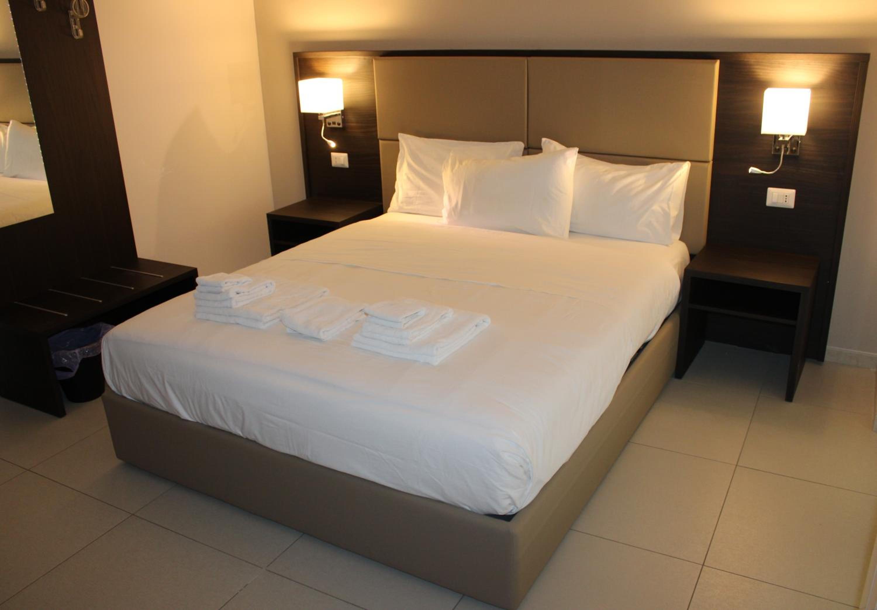 Double Room with Private External Bathroom photo 1