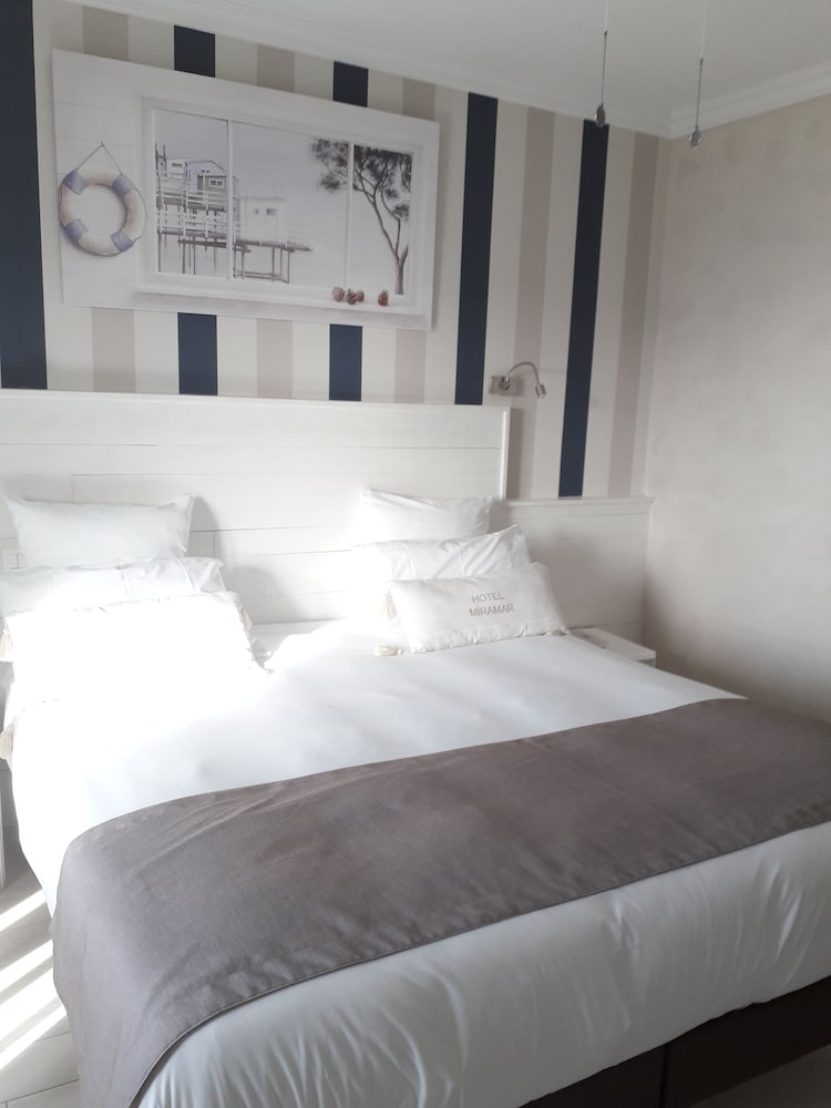 Superior Triple Room, Sea facing photo 3