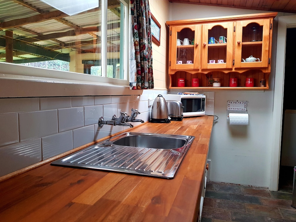 Traditional Cottage, 2 Bedrooms, Non Smoking, Kitchen (Glenbrook Cottage) photo 3
