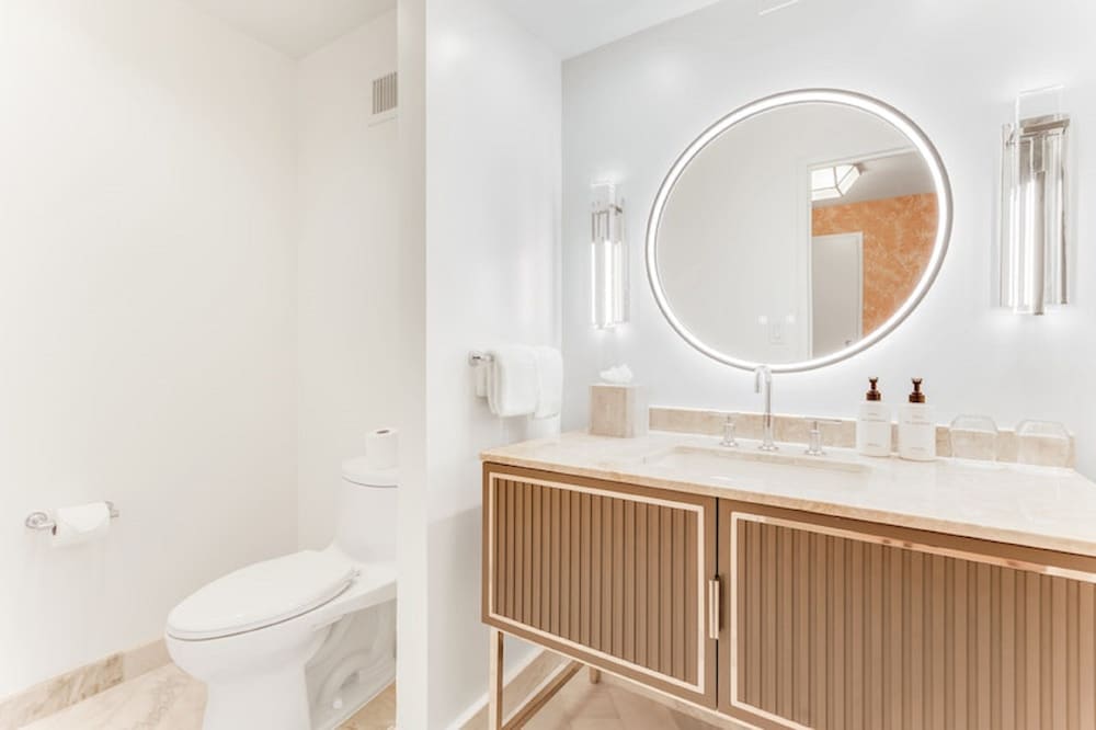 Loft, 1 King Bed (Suite)