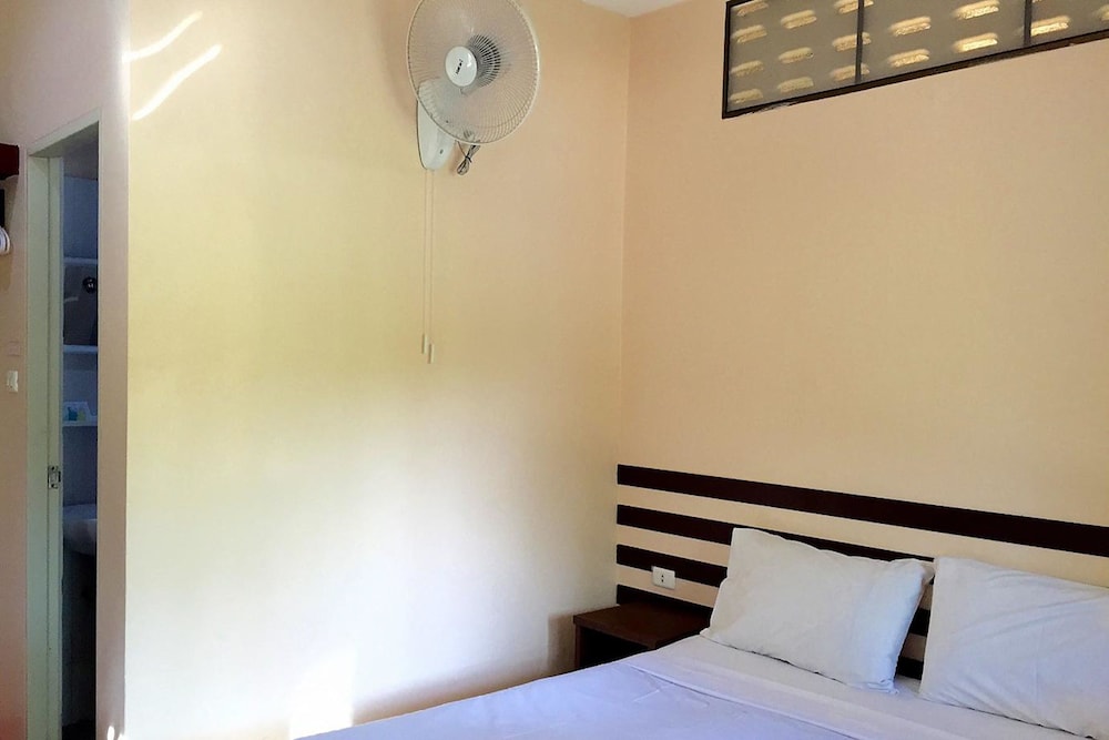Standard Room with Fan photo 3