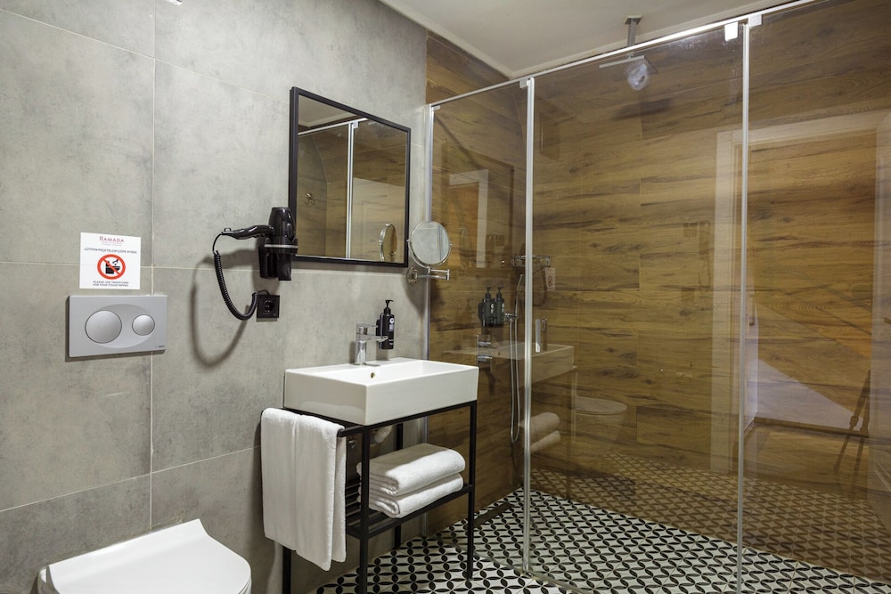 Deluxe Bungalow - Photo 10