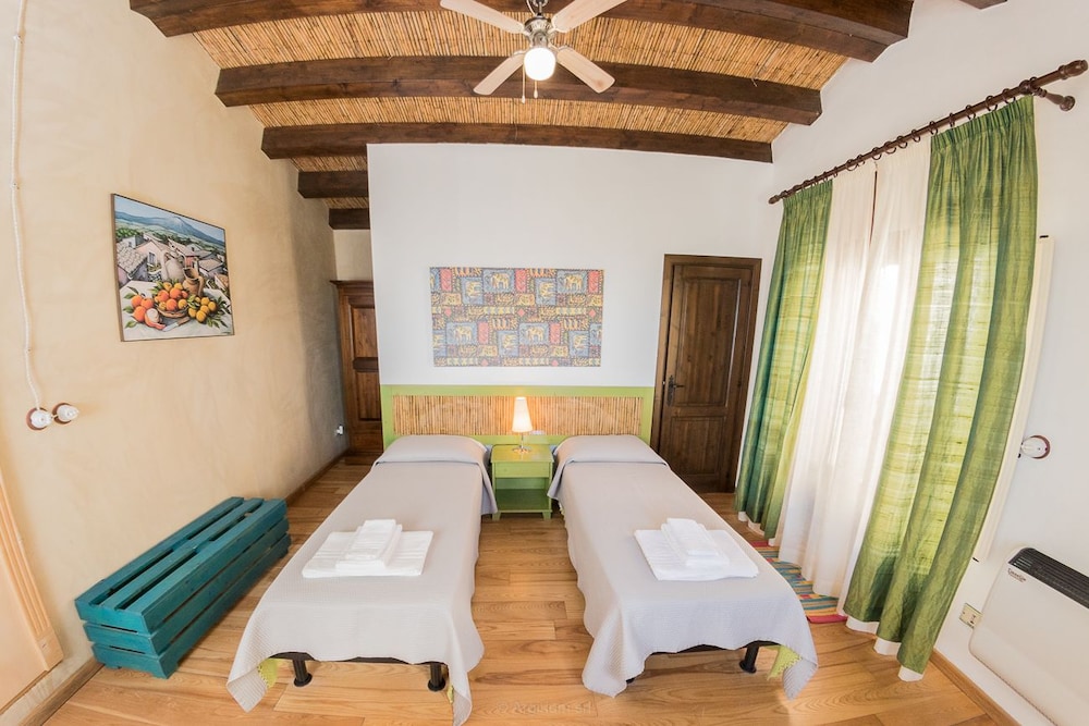 Apartment, 2 Twin Beds, Lake View (Pirandello) photo 3