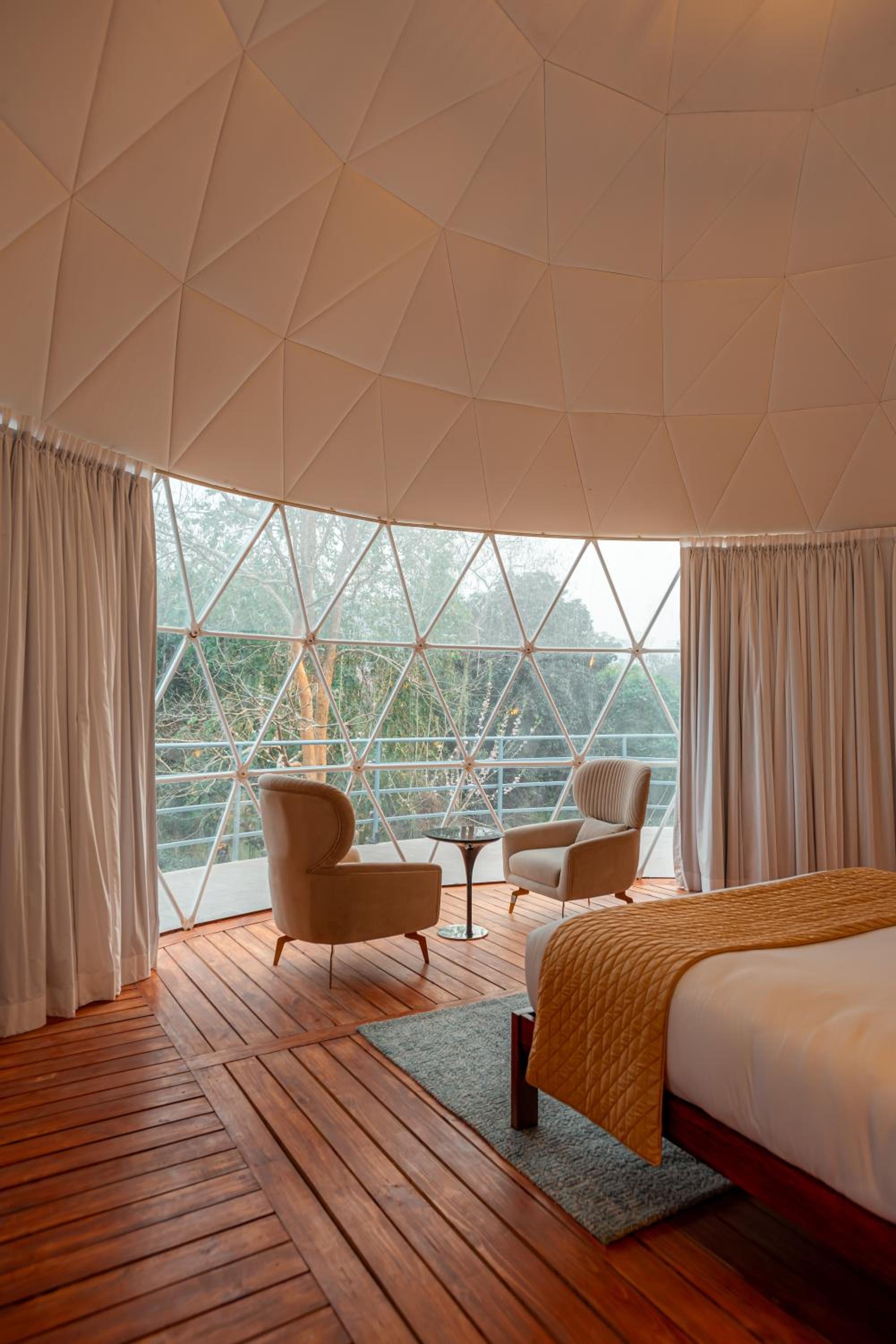 Deluxe King Room photo 3