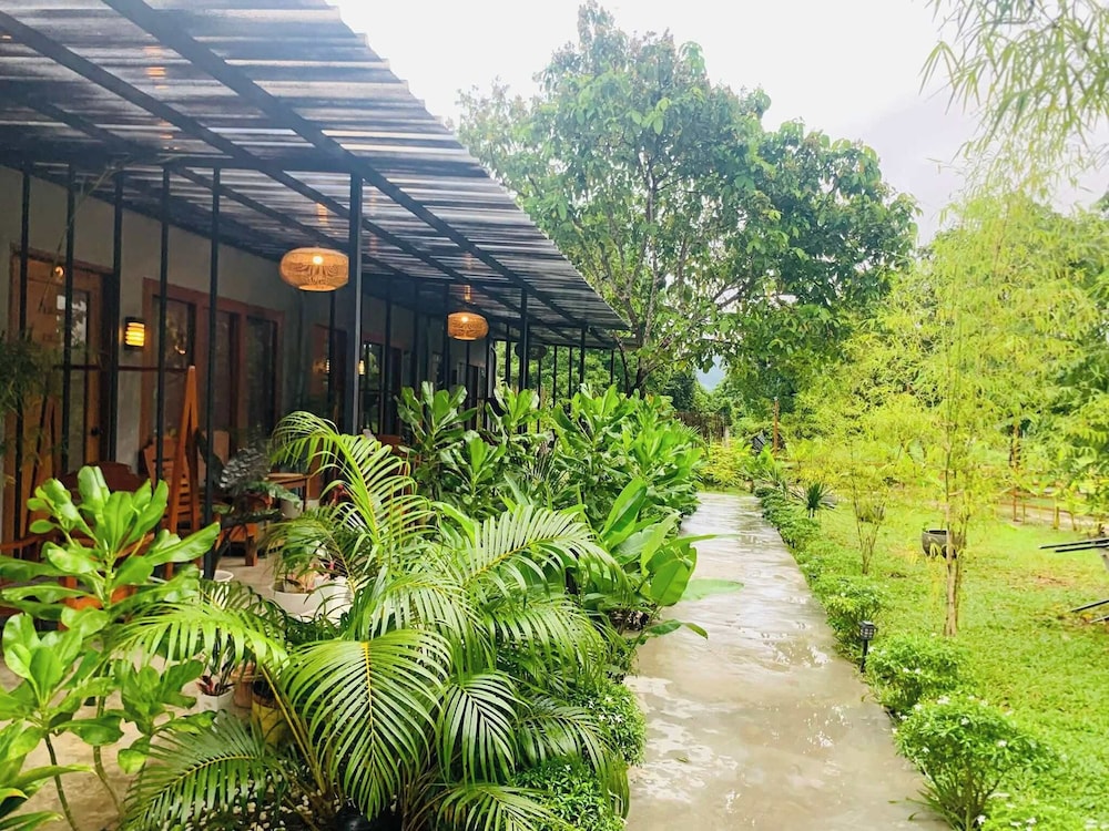 Deluxe Double Room, Garden View