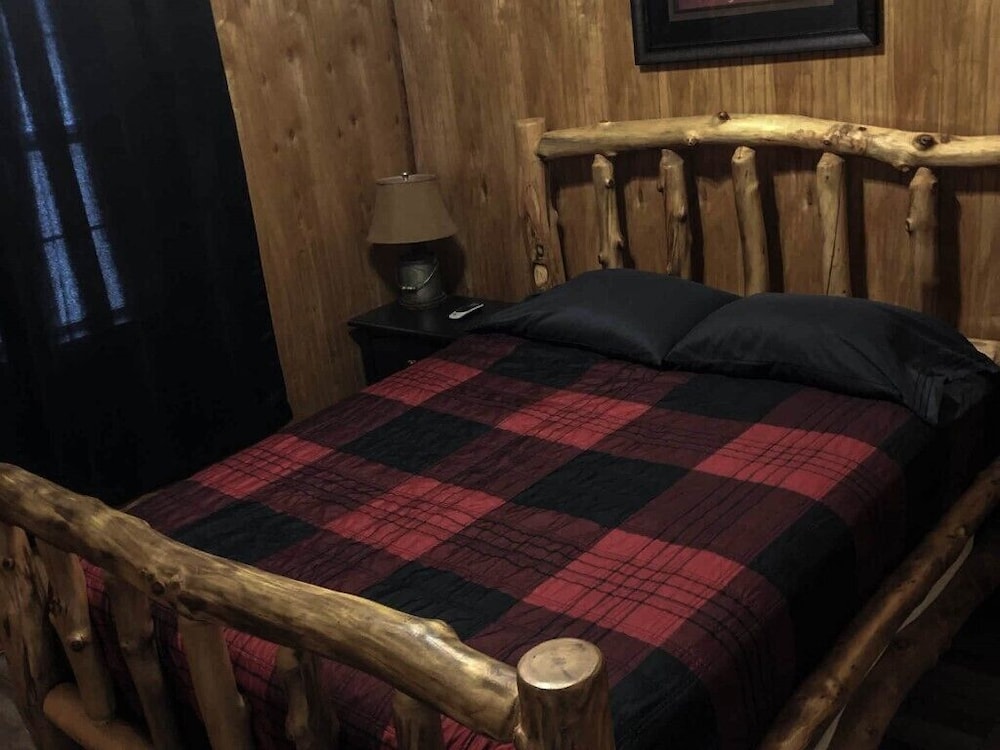 Lake View, Modern Cabin Lake Texoma, Screened Patio, Kitchenette - No Pets