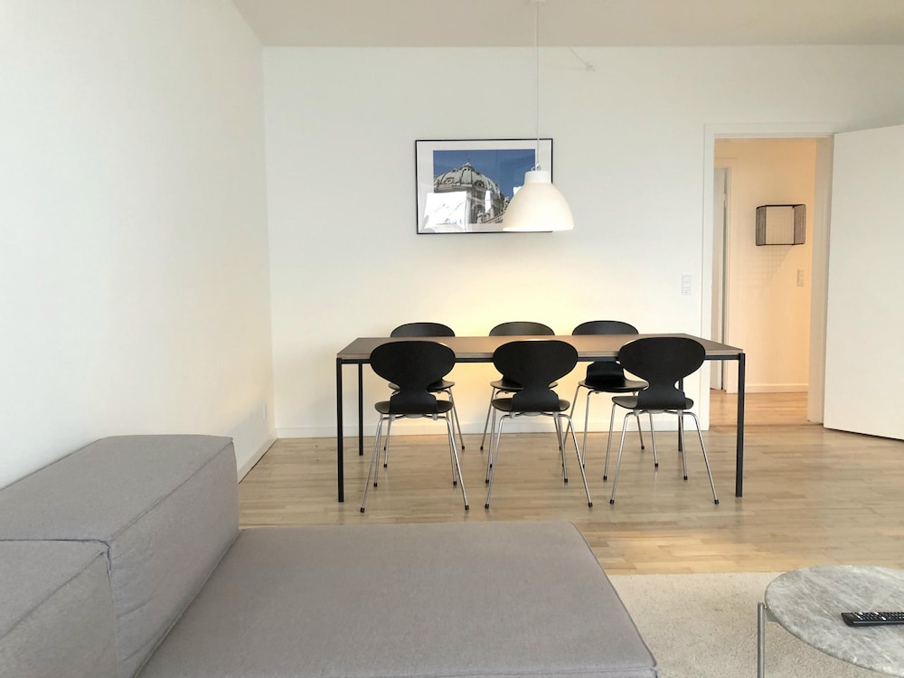 Apartment photo 2