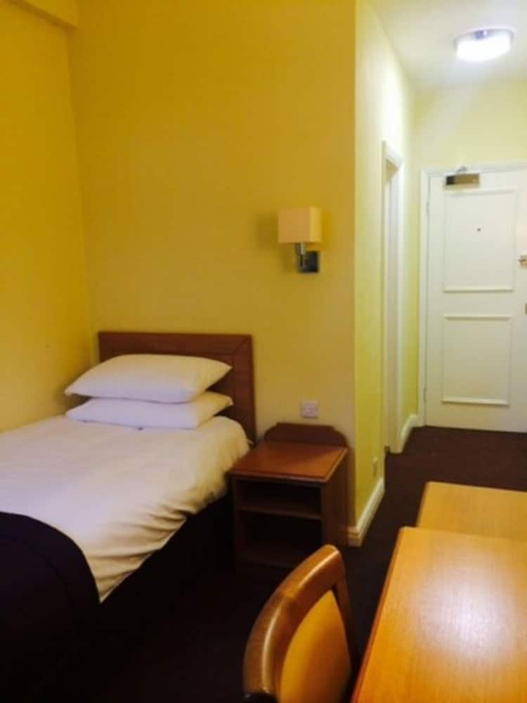 Single Room photo 2