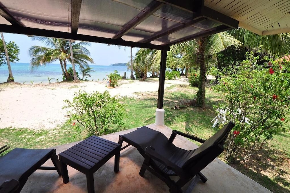 Lazy Bungalow photo 2