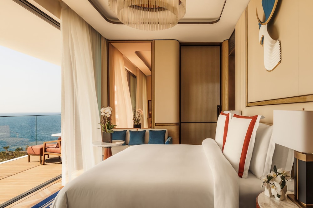 Ocean Deluxe Suite - Butler Service, Iliana Pool Club Access, 31 sqm Terrace with Burj Al Arab Views