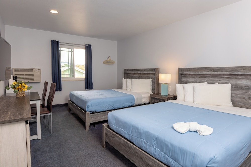 Comfort Room, 2 Queen Beds, Non Smoking photo 1