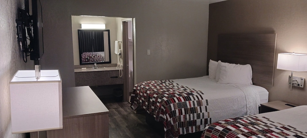 Deluxe Room, 2 Queen Beds, Non Smoking - Photo 1
