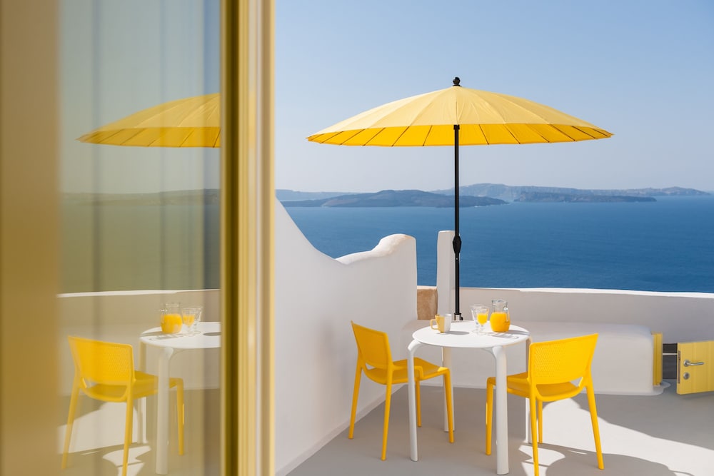 Private One Bedroom Villa with Hot tub and Caldera View(Avra) photo 3