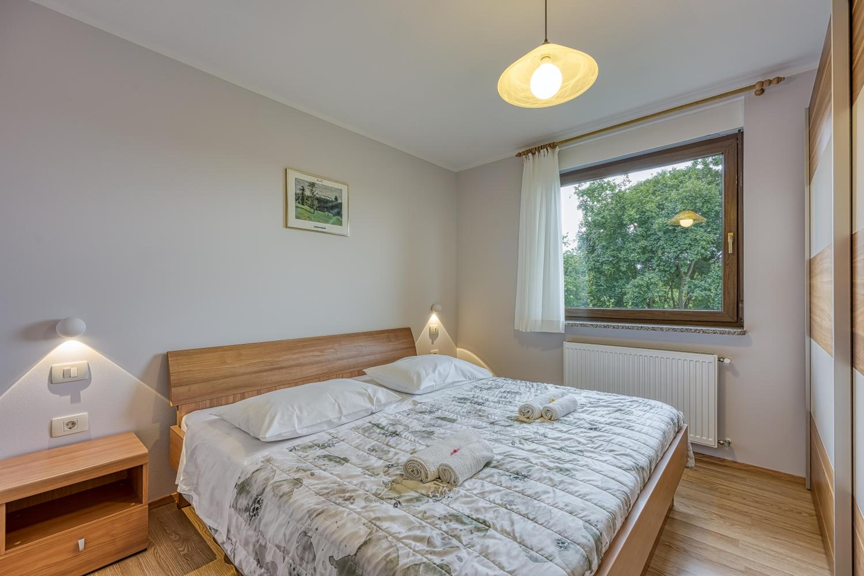 Two Bedroom Apartment with Balcony 2 photo 3