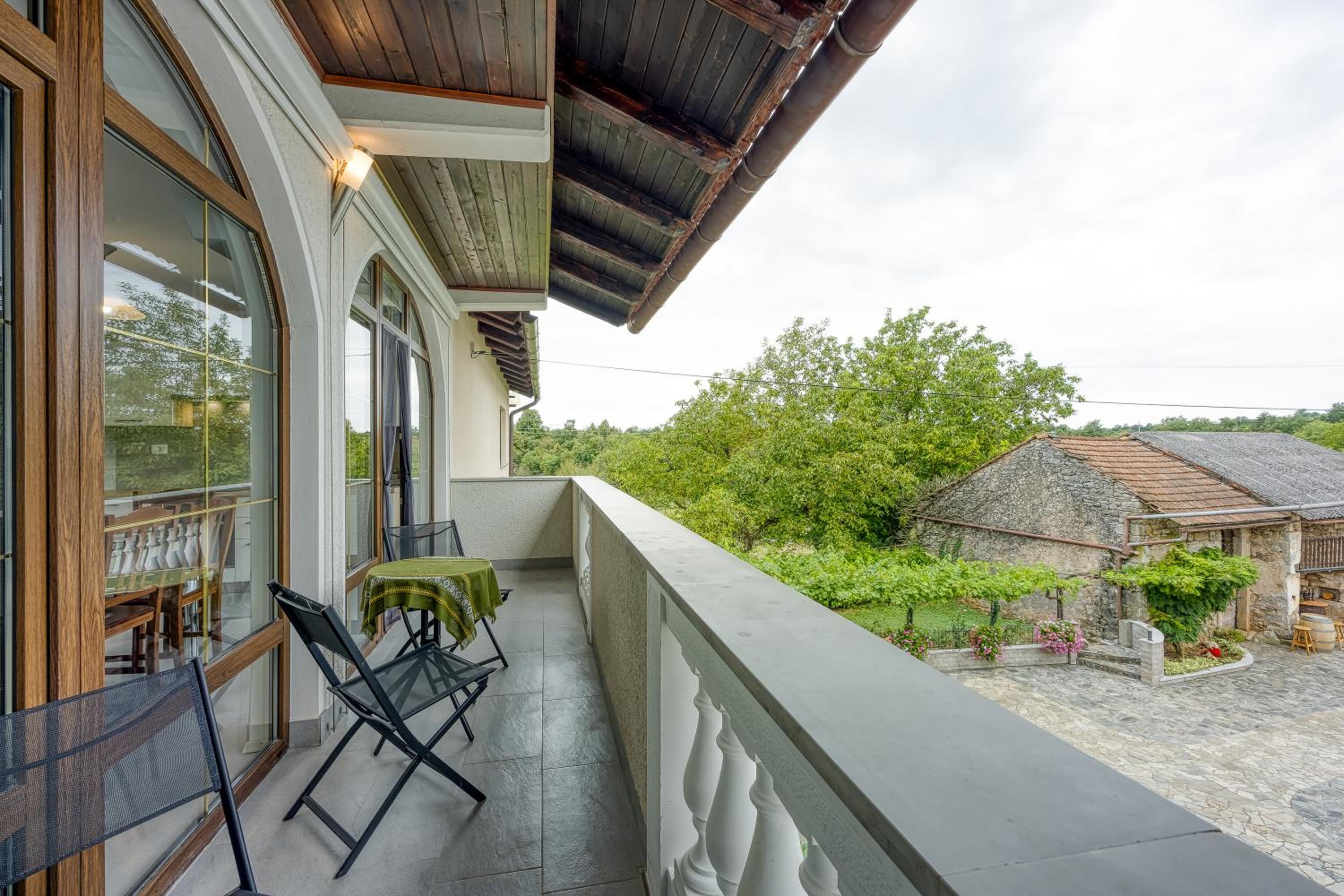 Two Bedroom Apartment with Balcony 2 photo 1