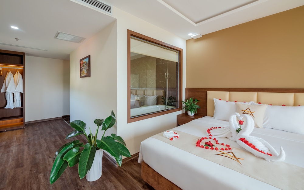 Signature Suite, 2 Bedrooms, Bathtub, Ocean View photo 2