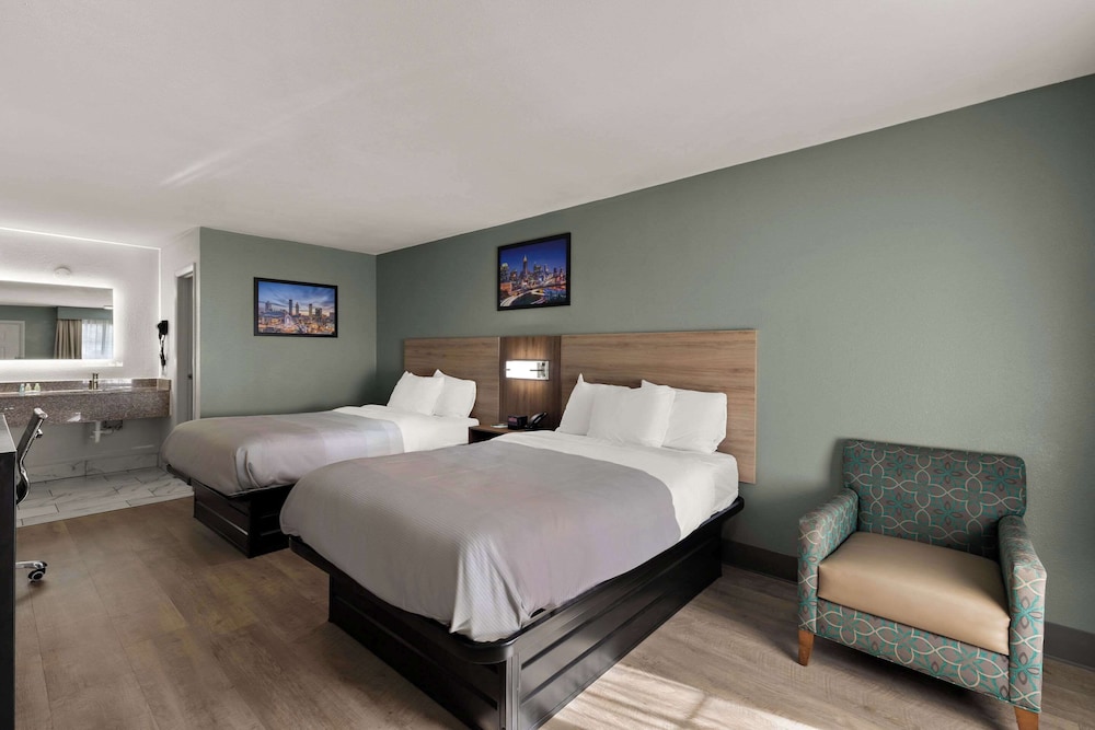 Suite, 2 Double Beds, Smoking photo 1