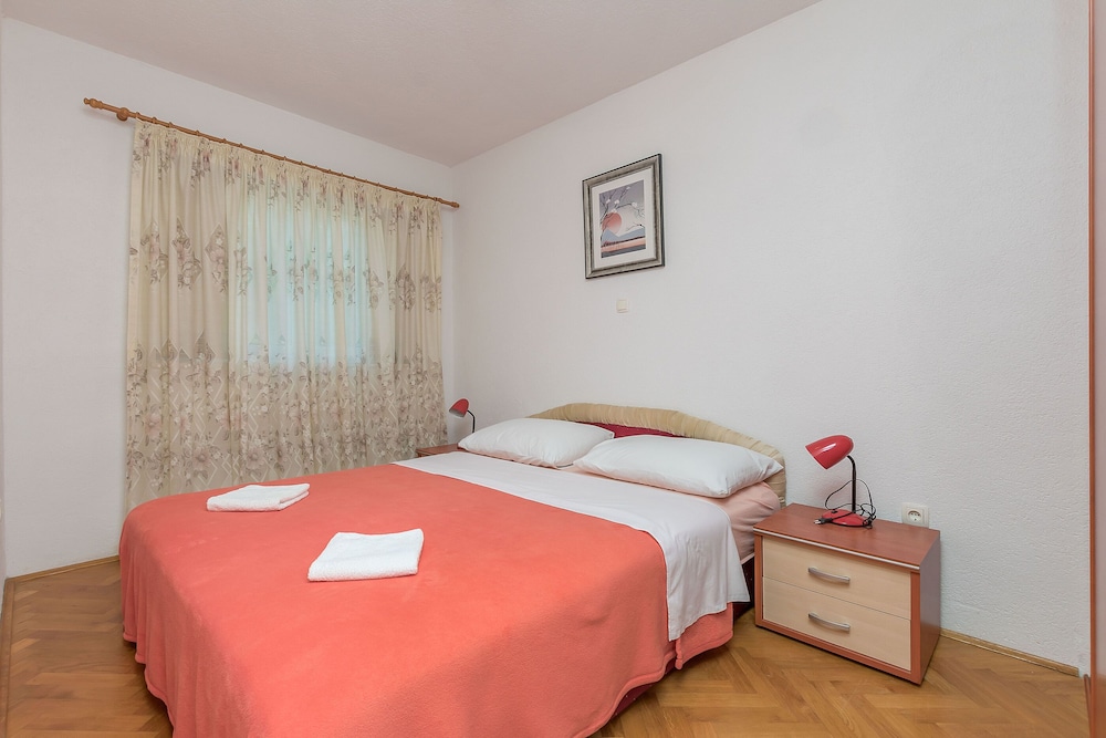 Apartment (A2)