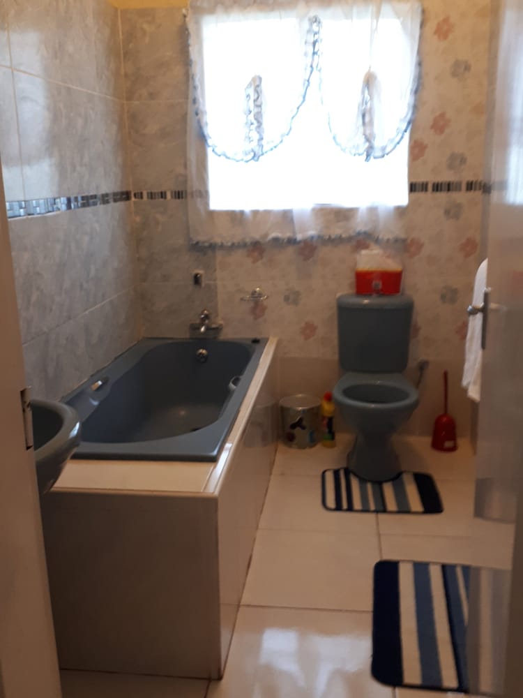 Basic Double Room photo 2