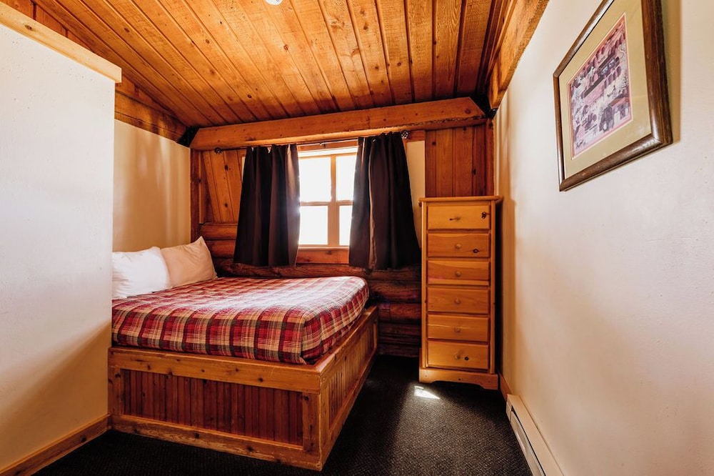 Room, 2 Bedrooms (Log House) photo 2