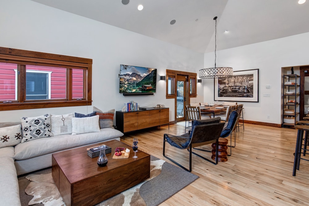 House, 2 Bedrooms