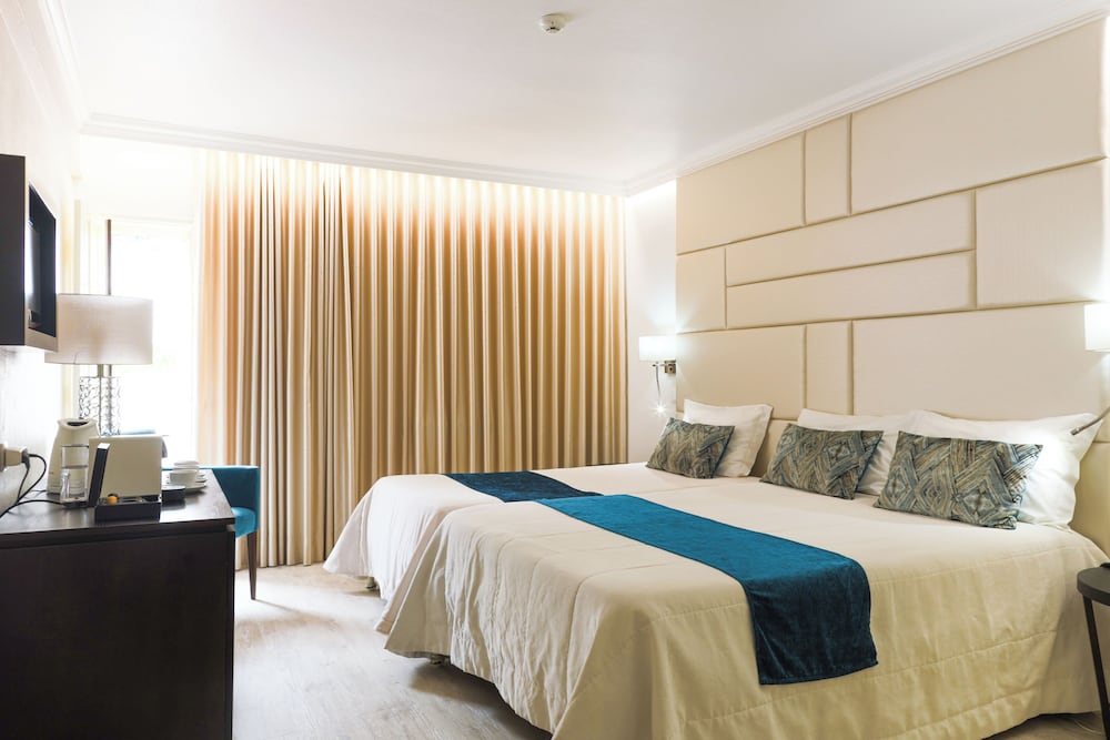 Double Room (+ extra bed)