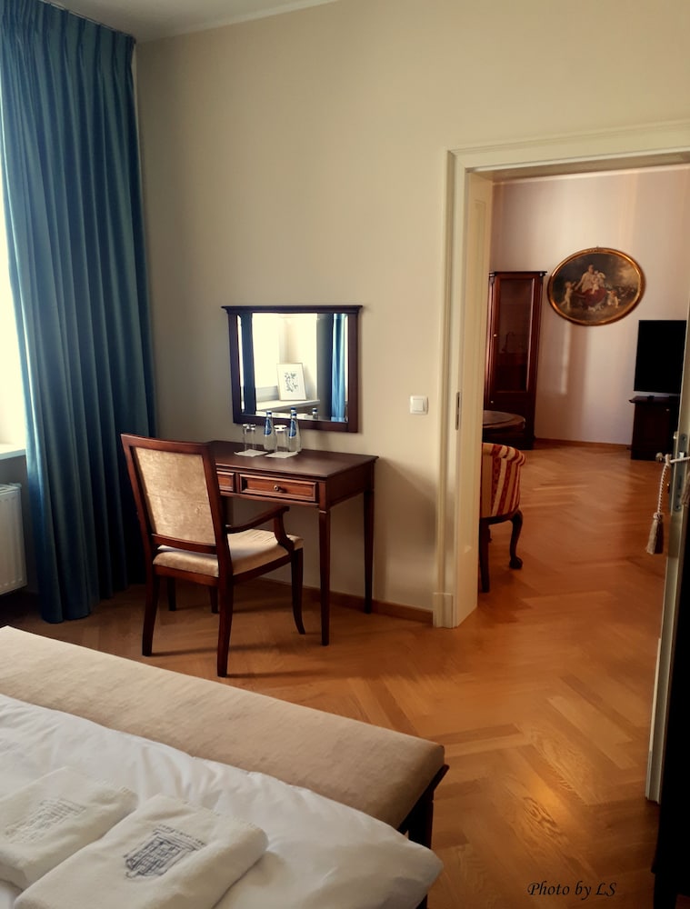 Deluxe Apartment - Photo 3
