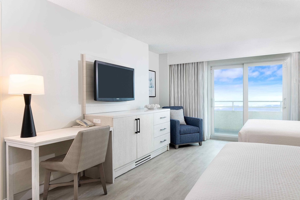 Standard Room, Two Queen Beds, Oceanfront photo 2