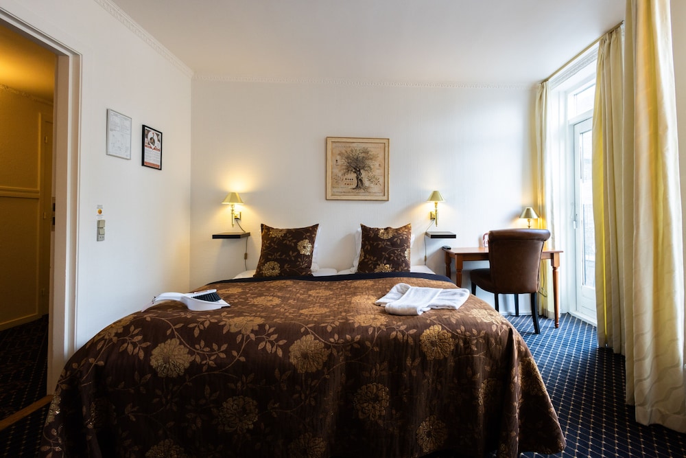 Standard Double Room - Photo 4
