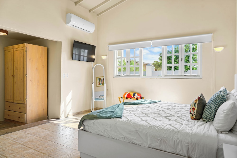 Apartment, 2 Bedrooms, Air conditioning photo 2