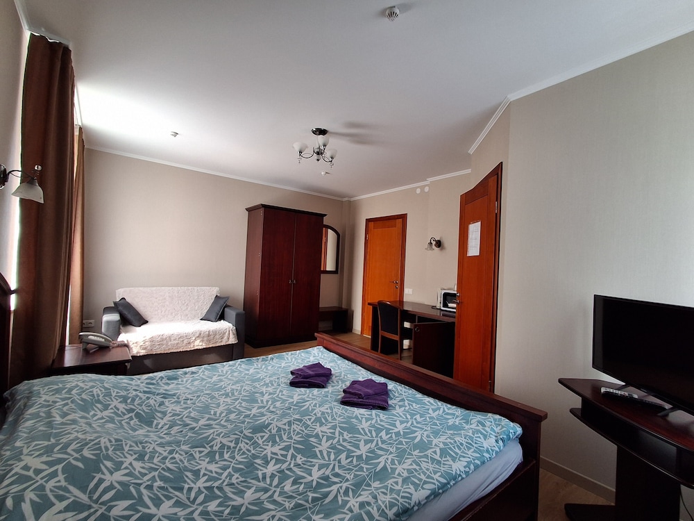 Deluxe Triple Room