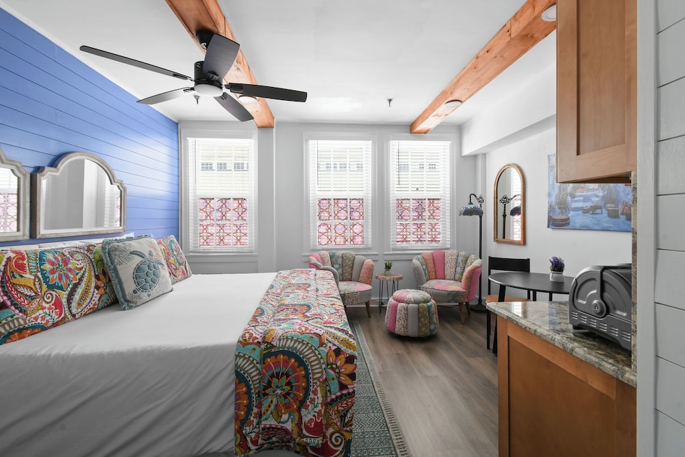 Condo, Tropical Cottage Studio