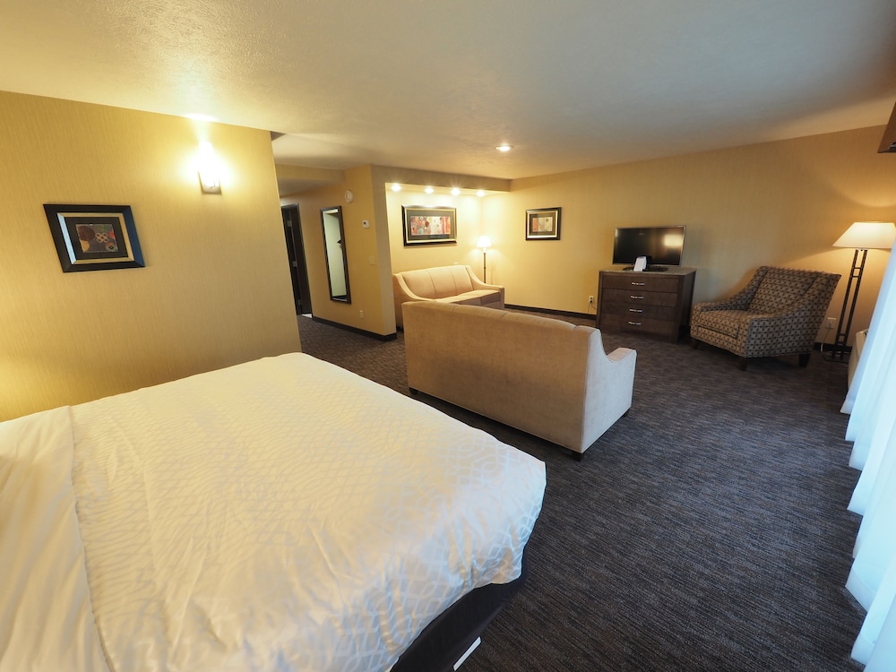 Deluxe Suite, 1 King Bed with Sofa bed photo 2