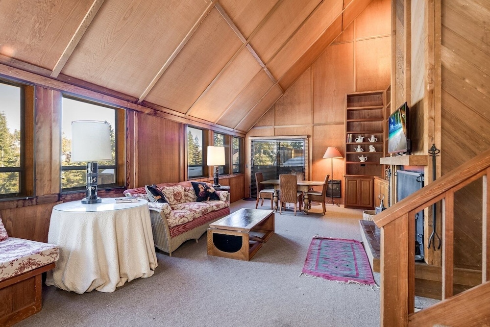 House, 5 Bedrooms photo 3