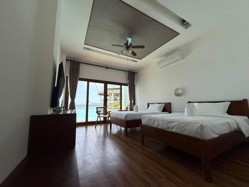 Luxury Twin Room, Beach View