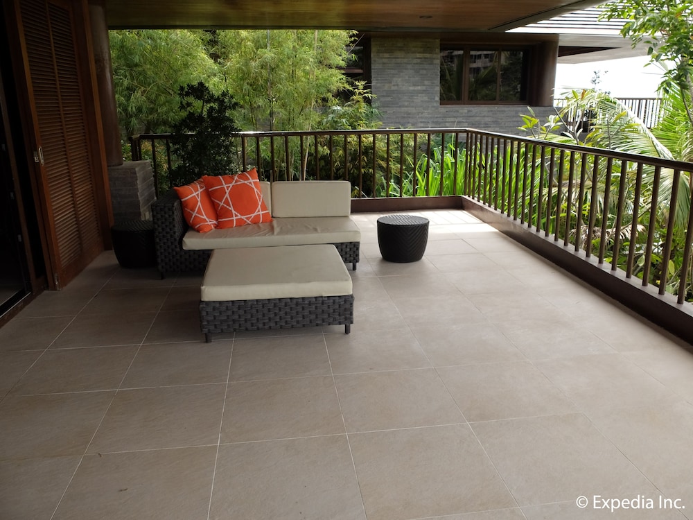 Premier Suite King - Photo 14