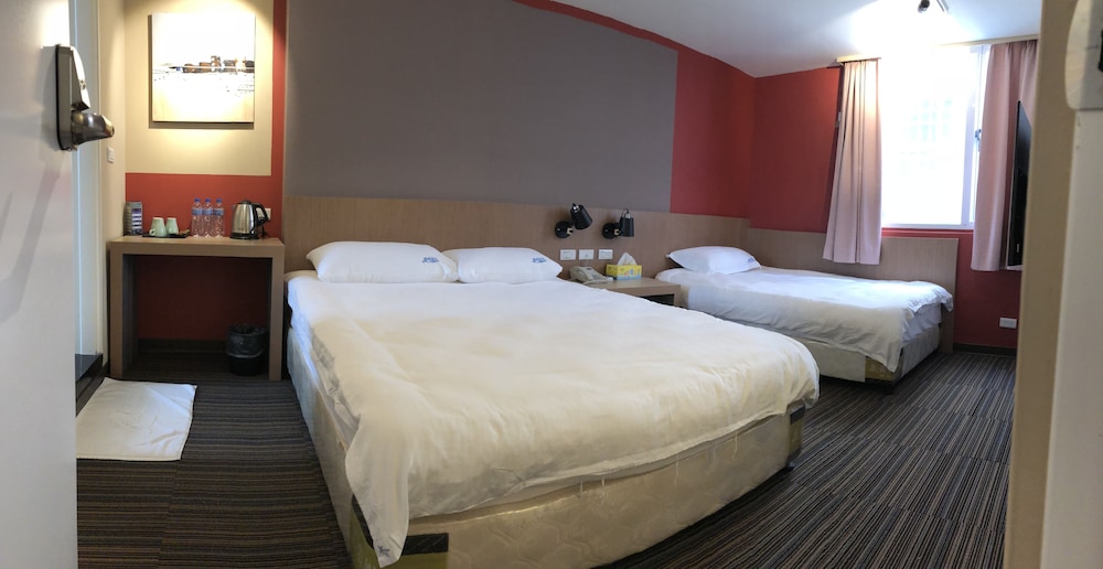 Standard Triple Room, Multiple Beds, Non Smoking - Photo 4