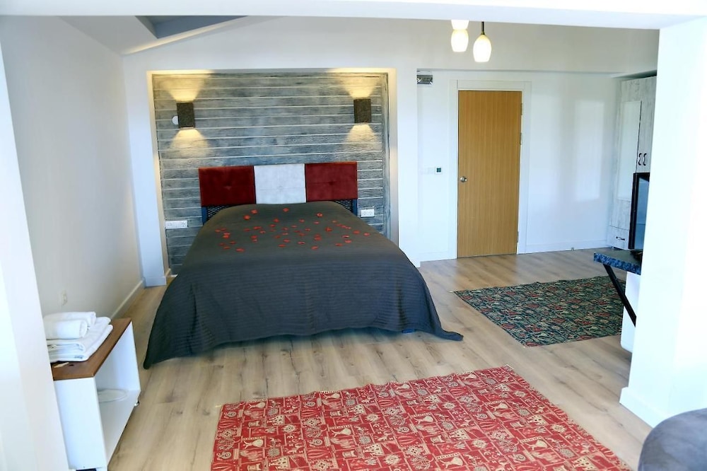 Luxury Double Room, Lake View photo 1