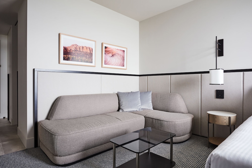 Family Room, Connecting Rooms - Photo 2