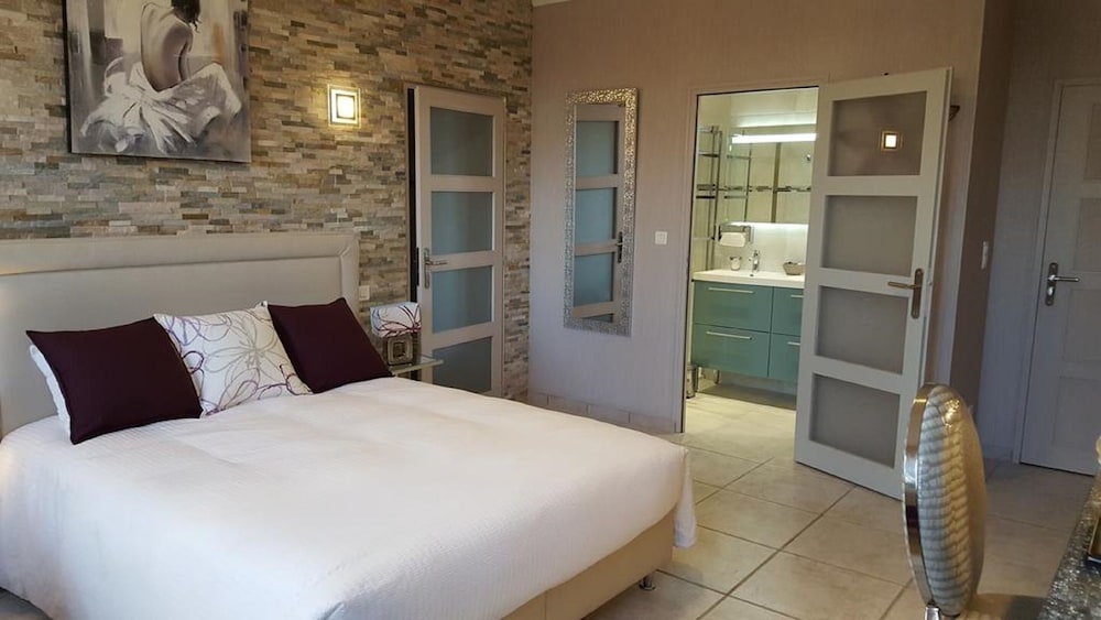 Double Room, Pool View (Chambre Design) - Photo 3