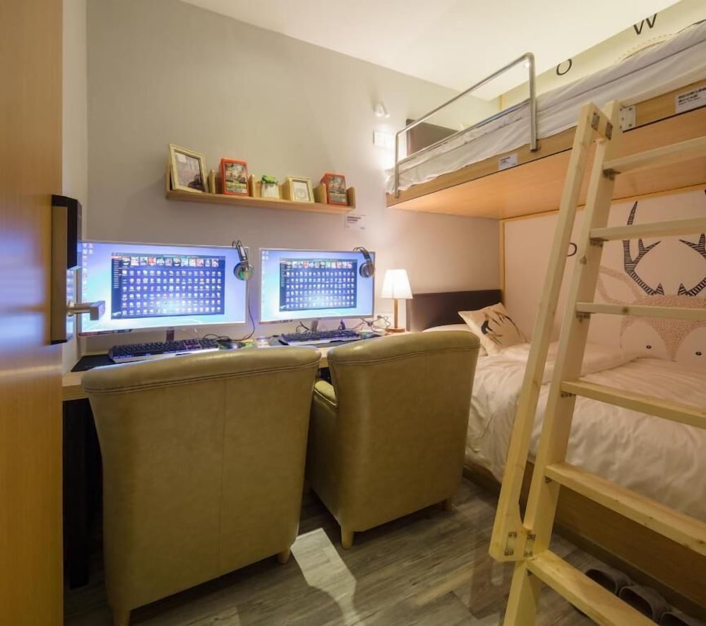 Standard Twin Room, Shared Bathroom