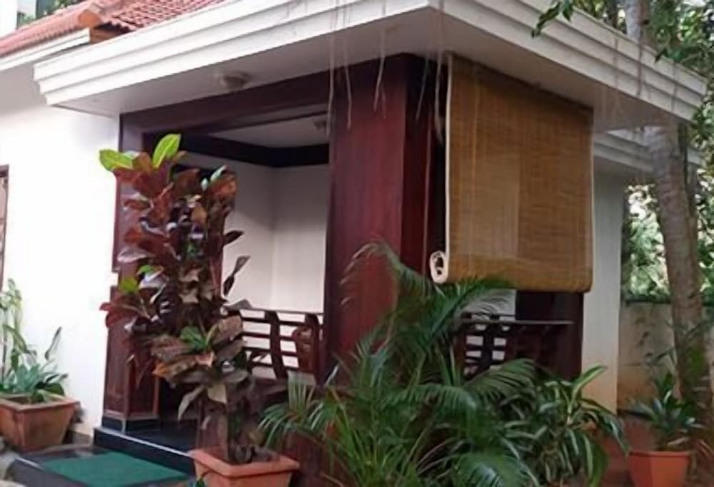 Deluxe Cottage (AC) photo 3