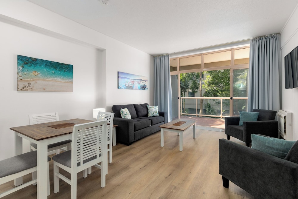 One Bedroom Apartment - Accessible photo 2