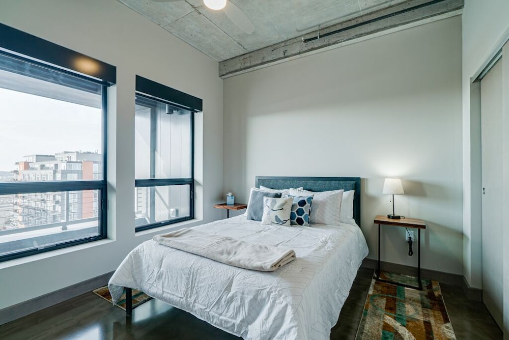 Condo, Multiple Beds, Balcony, City View photo 2